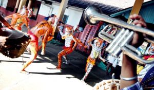 Padubidri-temple-tiger-team-121013c